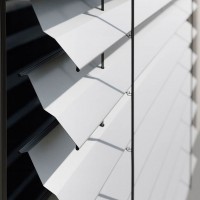 Persiana Exterior - Brisa Solar Z-90 (con tapa)