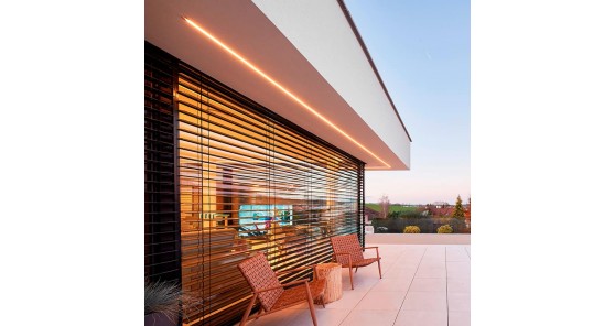 Solar Breezes: efficient control of light and interior comfort.